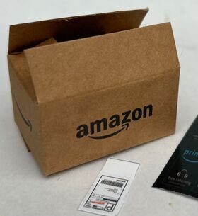Amazon Box with Labels (45 x 28 x 25Hmm)