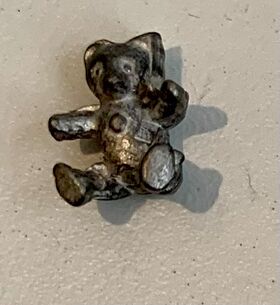 1:24 Bear Sitting (Metal) (12mmH)