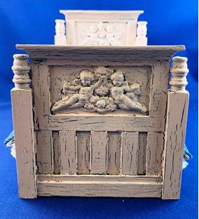 Lorraine's Hand Made and Hand Dressed Bed (163 x 115 x 126Hmm)