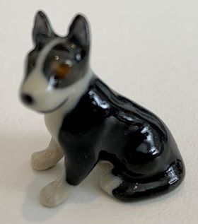 Black / White Dog (23 x 12 x 22Hmm)
