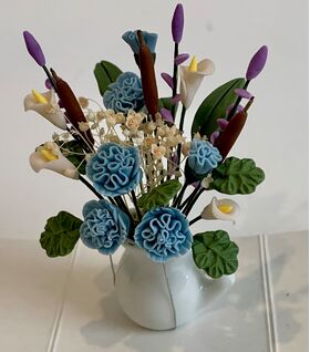 Box of 12 Flowers Blue with Lillies (60mmH)