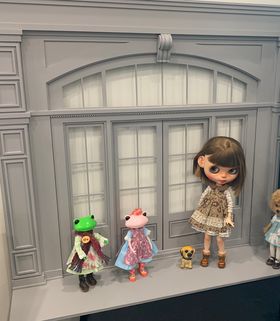 1:6 London Shop Front Facade Kit (To Fit the 650mm Wide Roombox Kit 16DSRB)