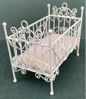 White Wire Cot (104 x 55 x 78Hmm)