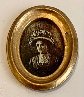 Small Framed Painting - Lady (30 x 25mm)