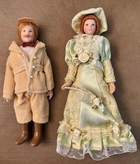 Lady and Gentleman Pair Porcelain Doll (150Hmm)