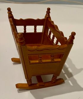 Rocking Cot / Crib Oak (92 x 55 x 70Hmm) - Stock Clearance