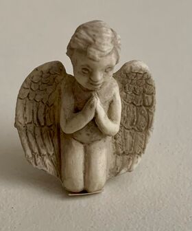 1:24 Cherub Praying (25mmH)