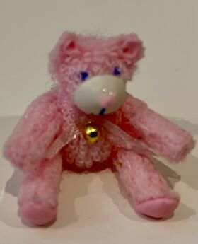 Teddy Bear Sitting Pink (24 x 25 x 21mm)