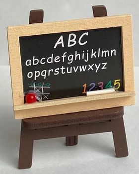 Blackboard and Easel (Board 45 x 35mm, Easel 40W x 60Hmm)
