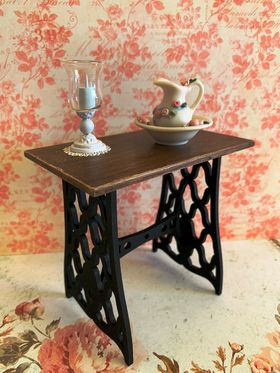 1:6 Sewing Table Kit (108W x 65D x 103Hmm)