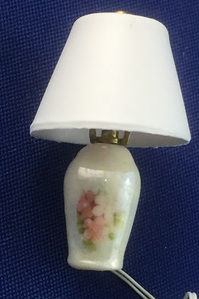 1:24 Lamp with Roses Shade by NiGlo (18mm Diam x 28mmH)
