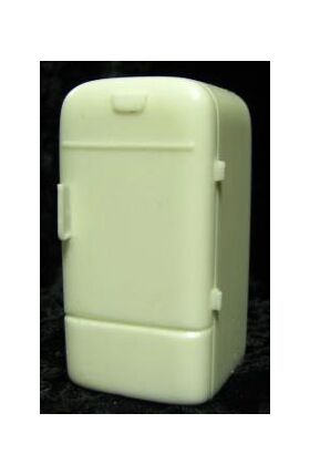 1:24 Retro Fridge (62mmH x 32Wmm x 34Dmm)