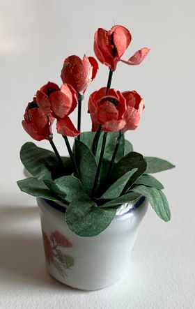 Tulip Pot by Kathy Brindle (20 Diam x 50Hmm)