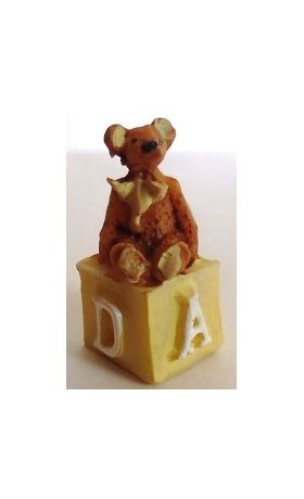 Resin Bear on Yellow Cube (8 x 8 x 20Hmm)