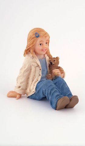 Modern Girl (50 x 40 x 50mm)