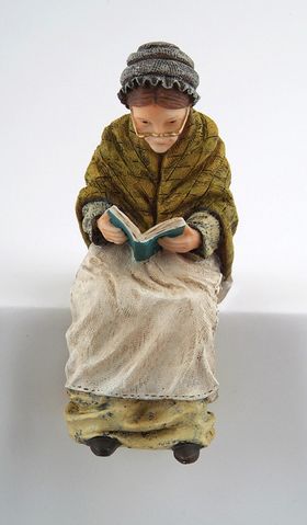 Grandmother Sitting Doll (95mmH)