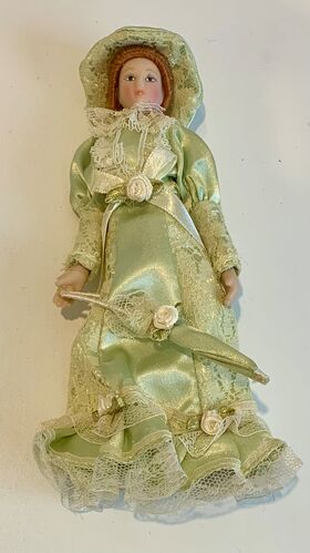 Lady in Green Dress Porcelain Doll (150Hmm)