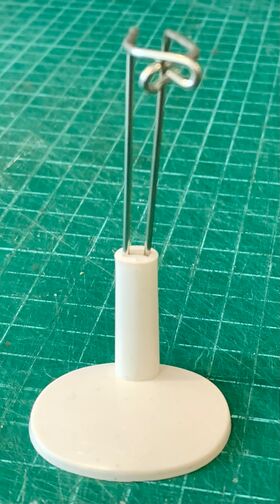 Doll Stand (Base 43 x 33mm, Height 65 to 85mm)