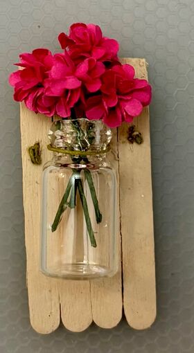 Hanging Pots by Kathy Brindle (35Hmm)