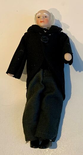 Grandfather / Butler Porcelain Doll (150Hmm)