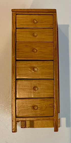 Tallboy Teak (40 x 40 x 112Hmm)