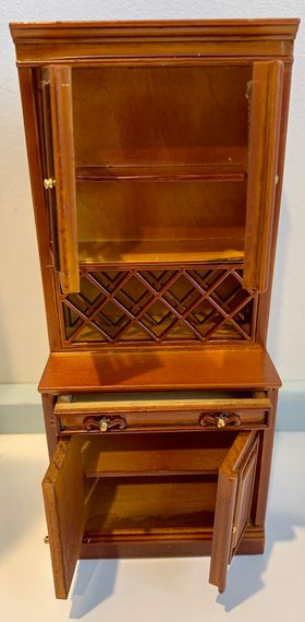 Fancy Tall Cabinet Walnut (77 x 48 x 177Hmm)