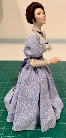 Lady in Blue Dress by Vintage Miniatures (135Hmm)